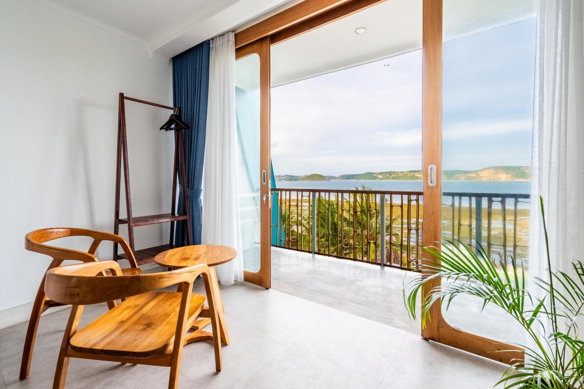 Inlight Lombok Beach Hotel Kuta  外观 照片